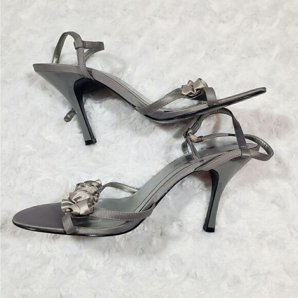 Enzo Angiolini size 7.5 Eanixie Silver Grey Ruffle Strap Pumps - Picture 6 of 9